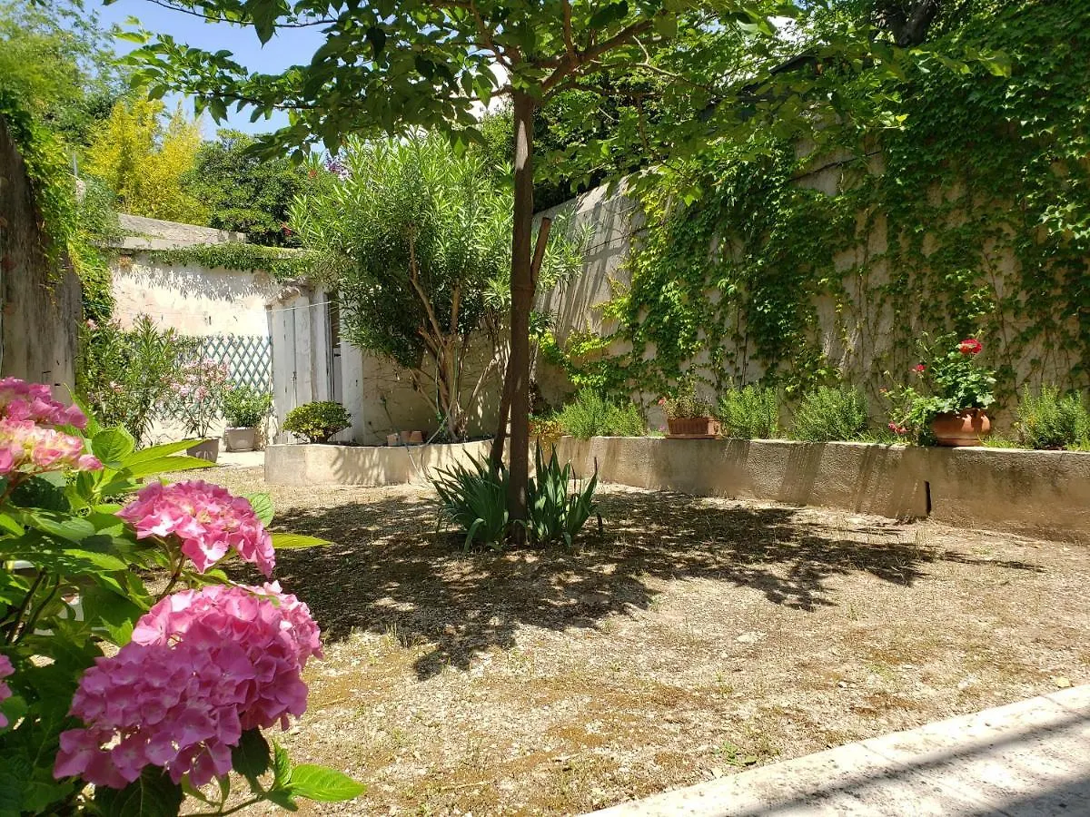 Appartement Au Coeur De Cassis Avec Jardin Apartment